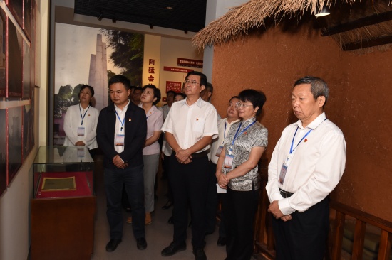 现场教学12(纪念馆).jpg