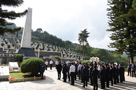 陵园1.JPG 陵园1.JPG