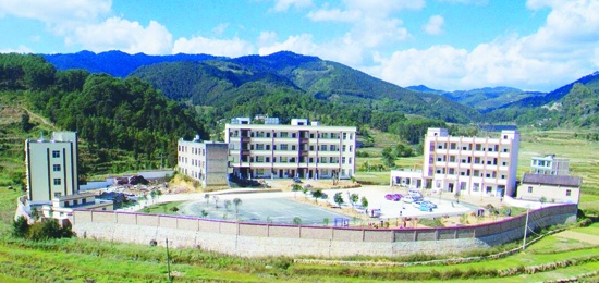 美丽的乡村学校.jpg