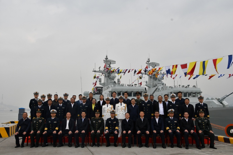 我州代表团与基地相关领导合影.jpg