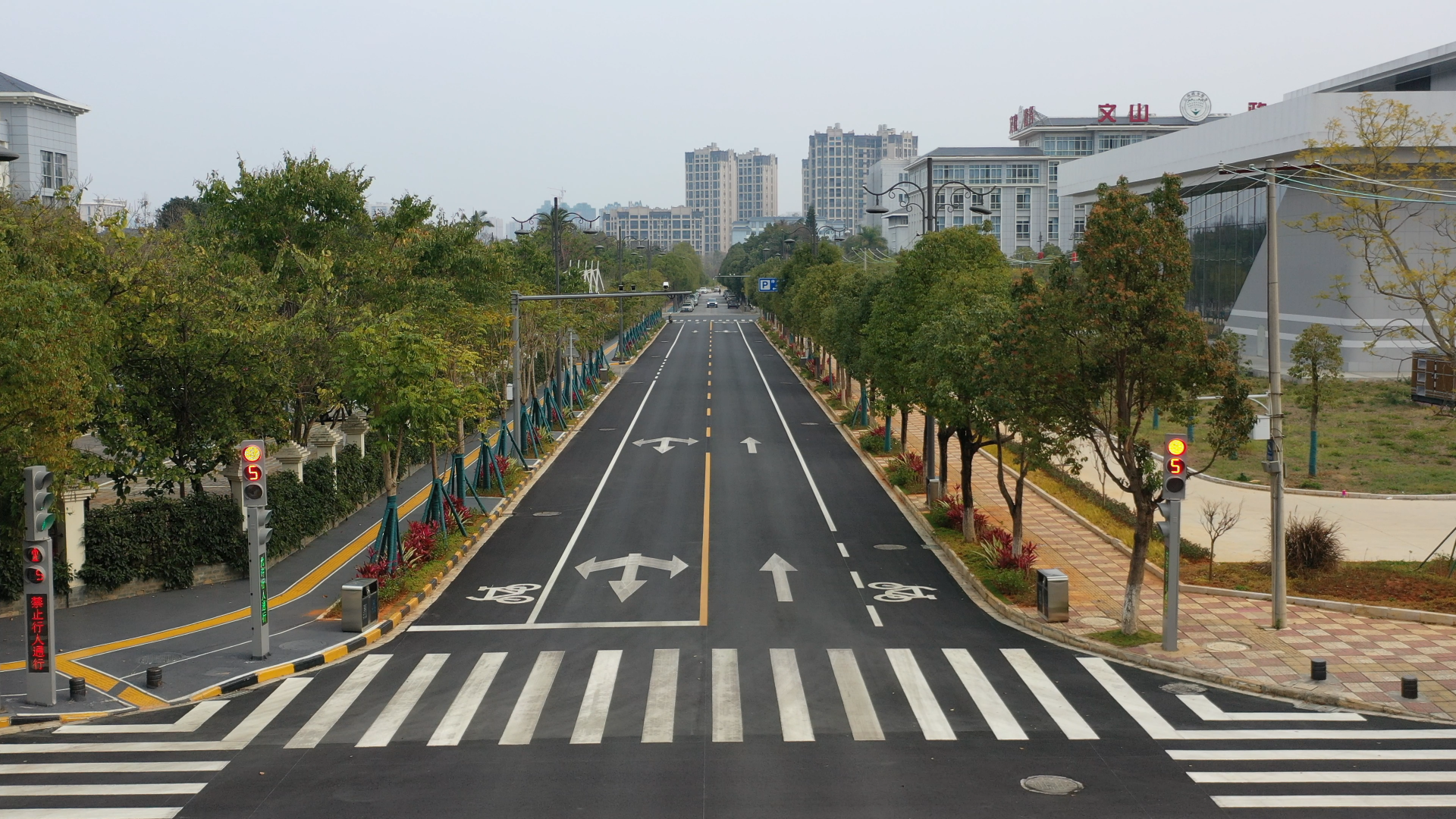 华龙东路（华龙北路至华龙壹品）.png