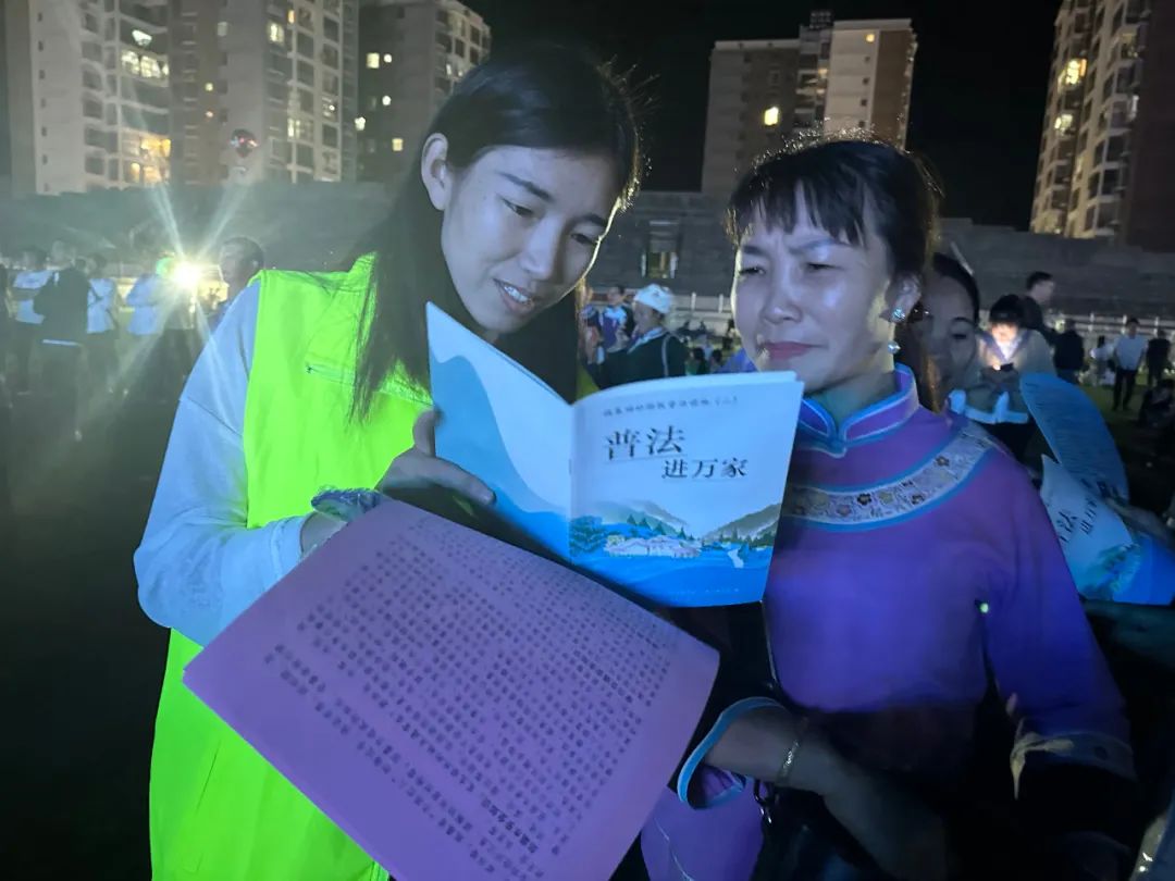 壮乡陇端街，他们收获了很多“宙拜咯”3.jpg
