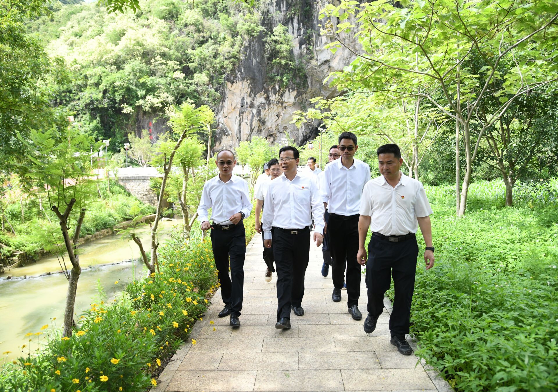 巡河.jpg