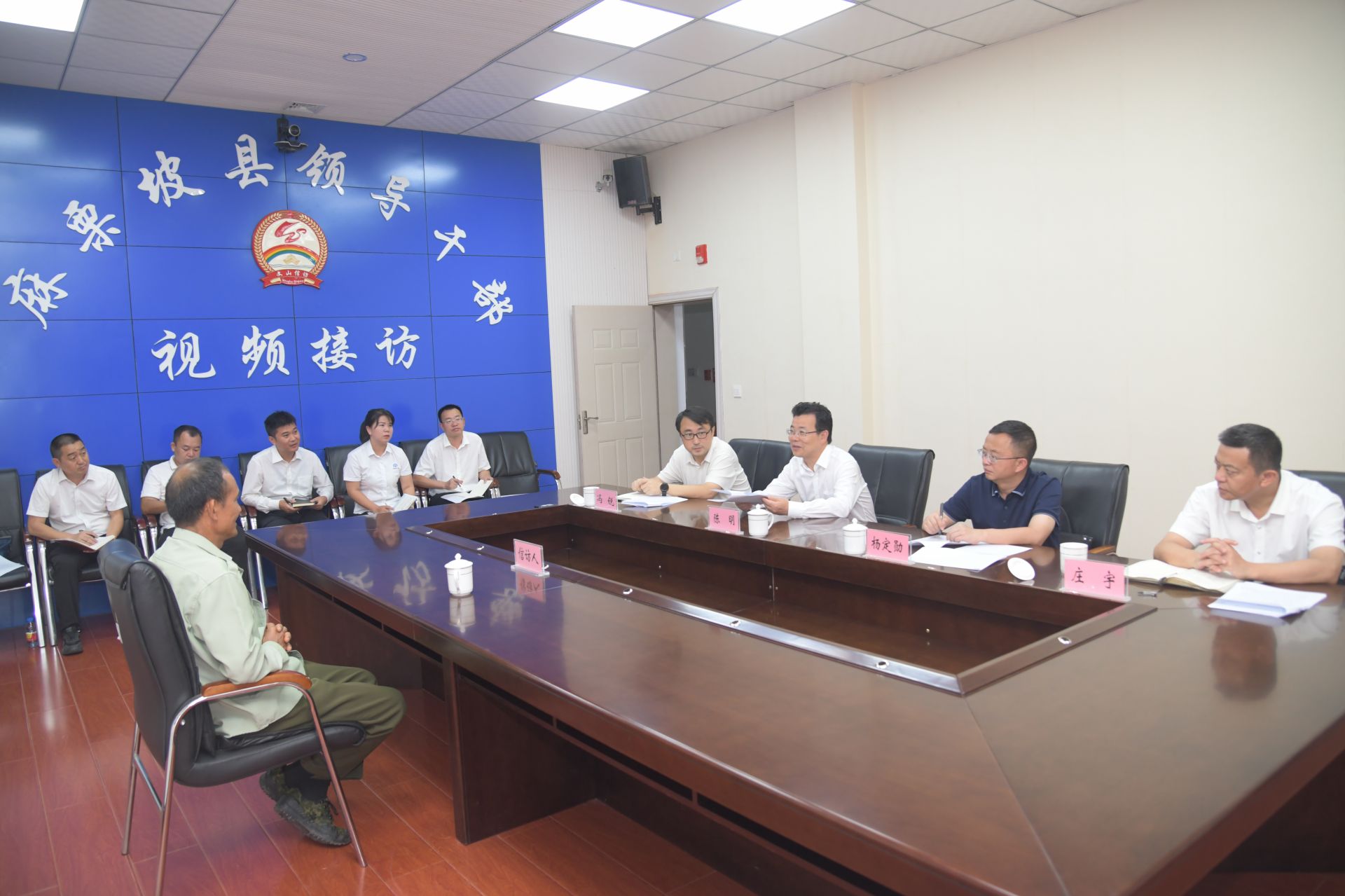 麻栗坡接访.jpg