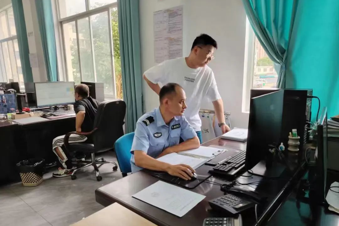 交警4.png