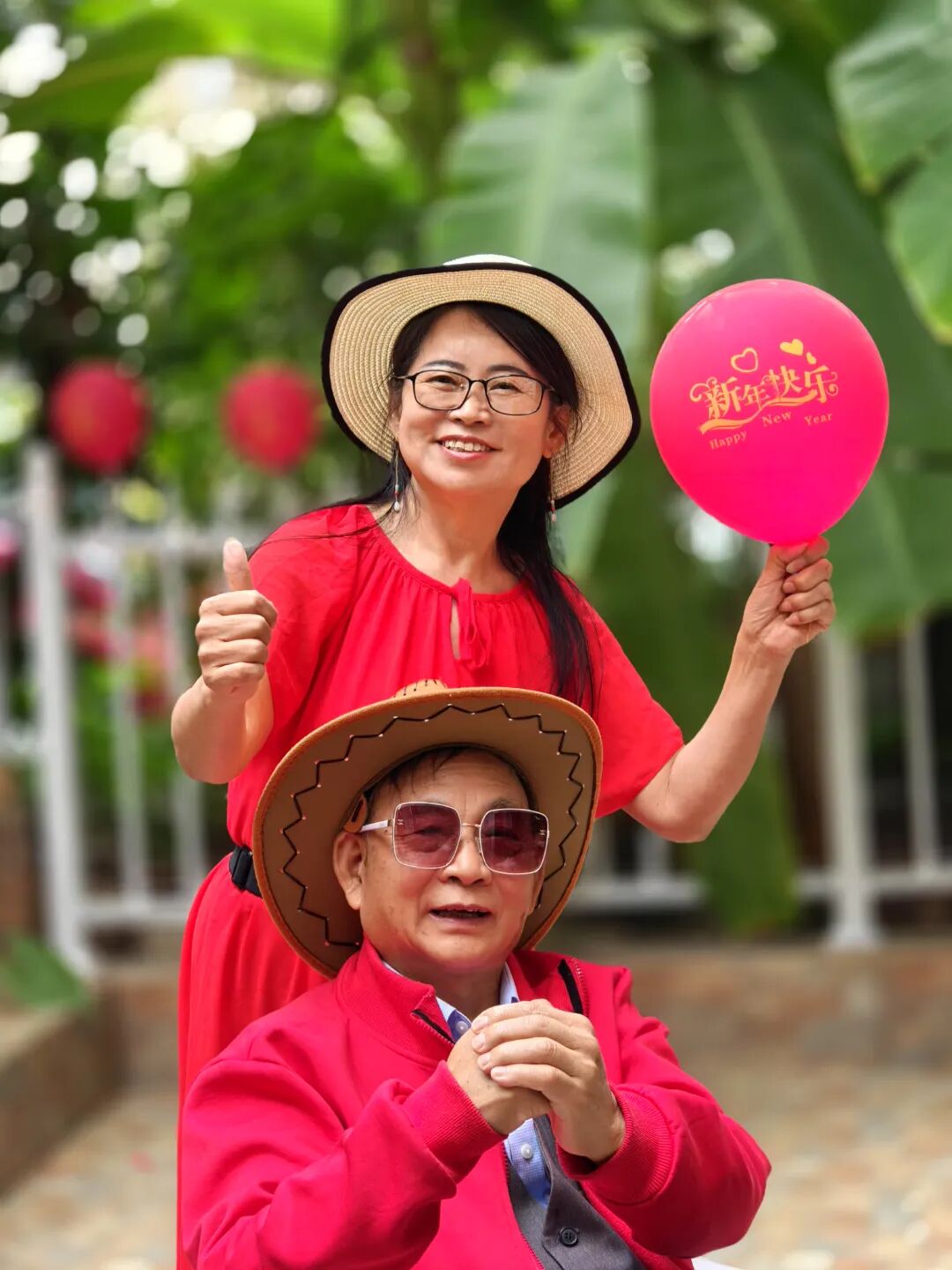 张显荣和爱人在西双版纳景洪市度过2025年春节.jpg