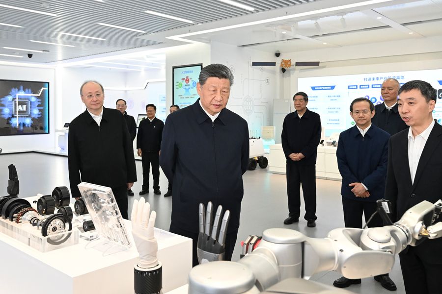 2026年2月9日,习近平总书记在位于北京亦庄的国家信创园考察。
