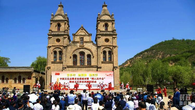 时政新闻眼丨在这场文艺界盛会上，习近平对文艺工作者有哪些深情寄语？
