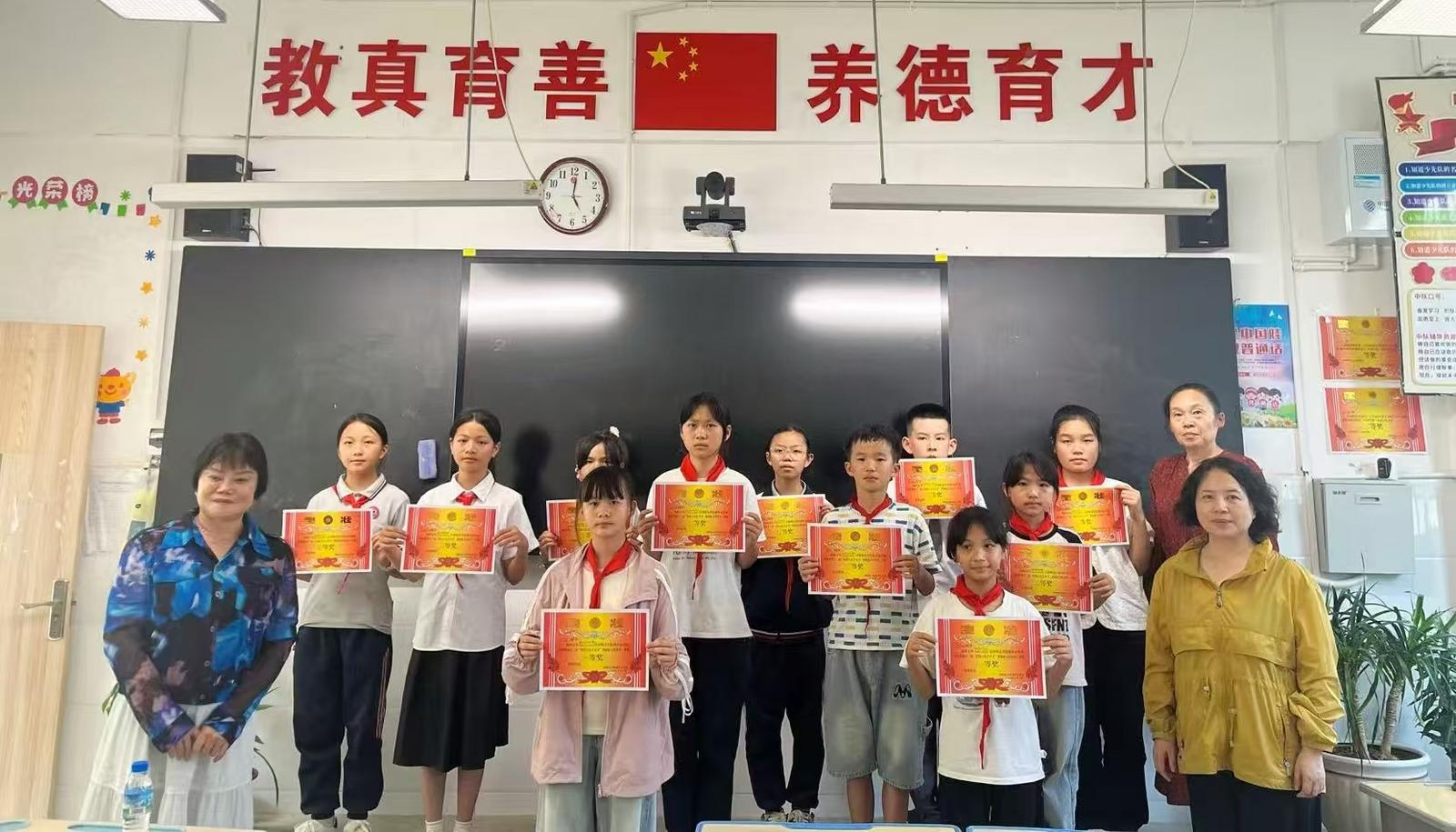 三年美育助学行动：文山“银龄”文艺专家走进西畴兴街二小