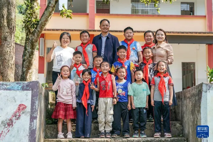 新华网：落松地，不落的光