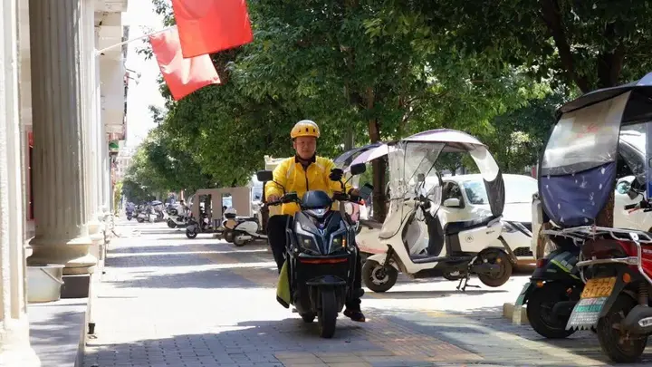 中秋我在岗 ｜中秋团圆时 他们奔跑在路上