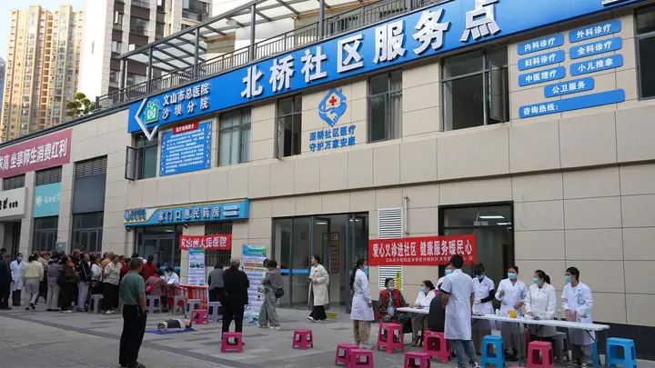 健康宣教+义诊筛查，文山这场社区健康服务很贴心